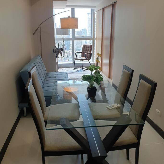 Cozy 1Br Uptown Parksuites Tower1 Bgc Манила Экстерьер фото